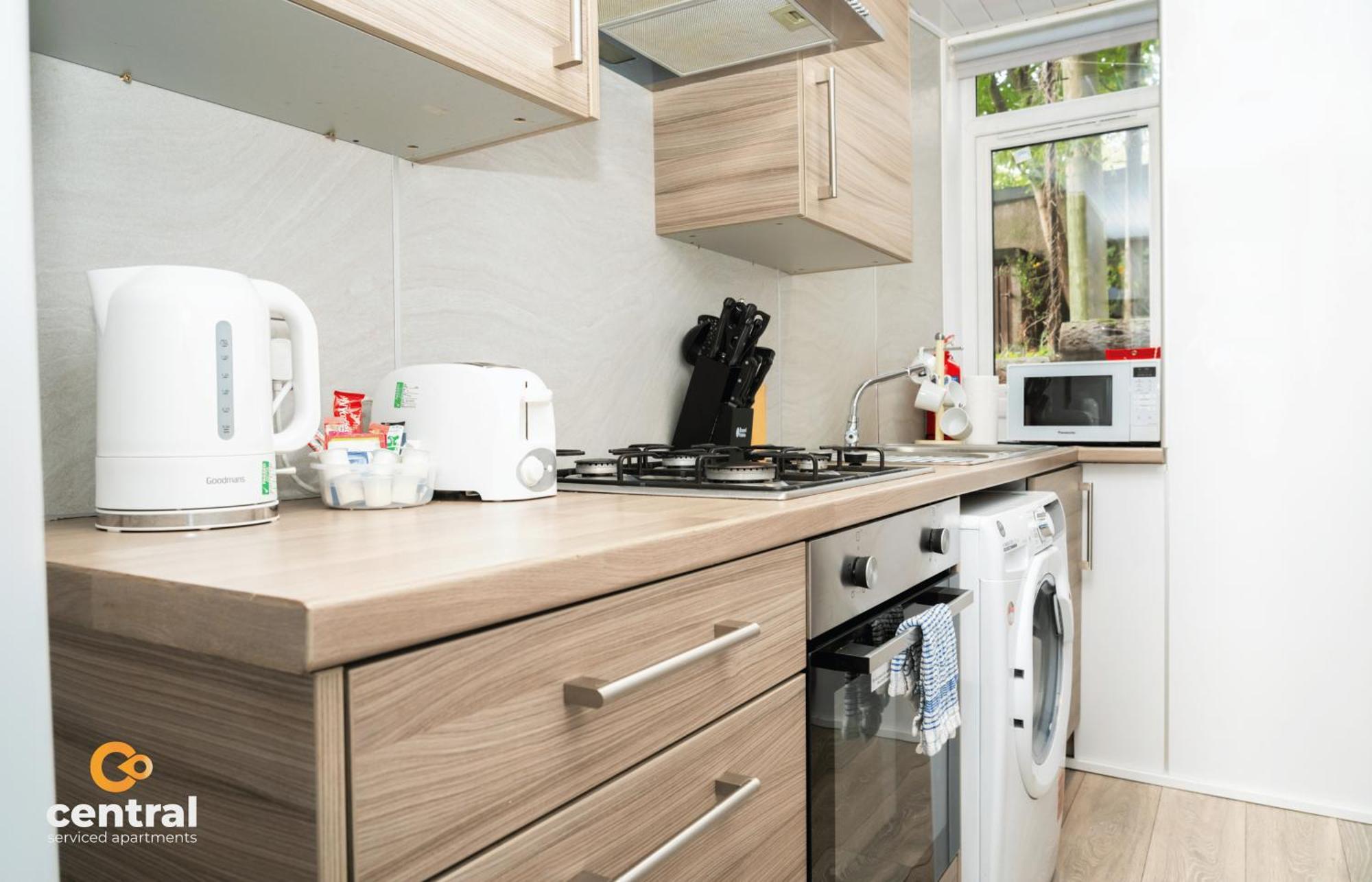 Central Serviced Apartments - 2 Bedroom - Ground Floor - Monthly & Weekly Bookings Welcome - Free Street Parking - 2 Double Beds - Wifi - Smart Tvs In Rooms - Fully Equipped - Heating 24-7 - Contractor & Short Stay Favourite Dundee Zewnętrze zdjęcie