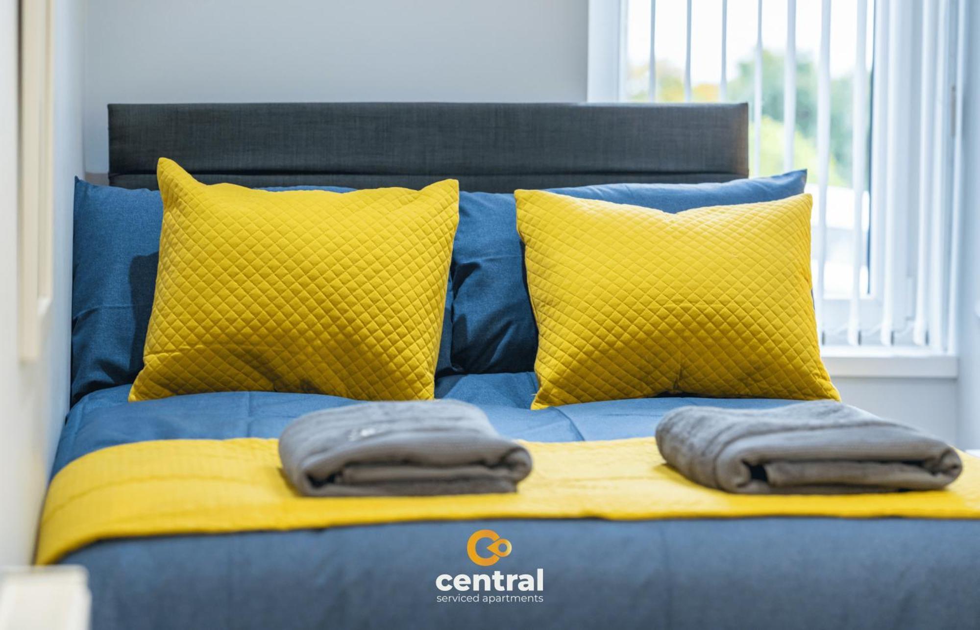 Central Serviced Apartments - 2 Bedroom - Ground Floor - Monthly & Weekly Bookings Welcome - Free Street Parking - 2 Double Beds - Wifi - Smart Tvs In Rooms - Fully Equipped - Heating 24-7 - Contractor & Short Stay Favourite Dundee Zewnętrze zdjęcie