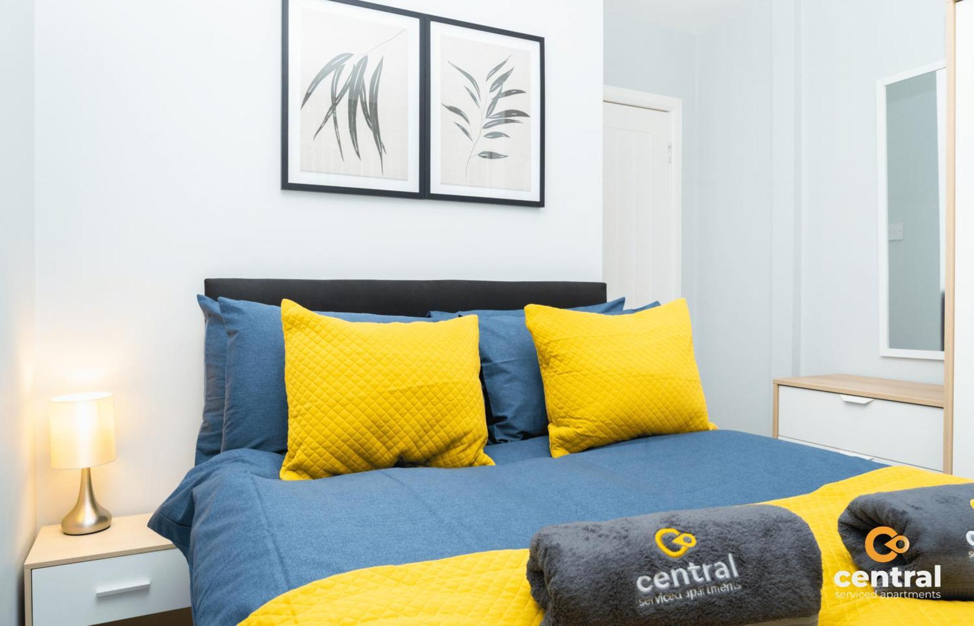 Central Serviced Apartments - 2 Bedroom - Ground Floor - Monthly & Weekly Bookings Welcome - Free Street Parking - 2 Double Beds - Wifi - Smart Tvs In Rooms - Fully Equipped - Heating 24-7 - Contractor & Short Stay Favourite Dundee Zewnętrze zdjęcie